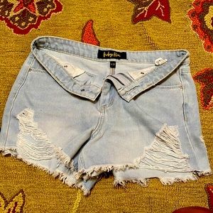 Indigo rein, size 9-10,light denim.. there too small😭